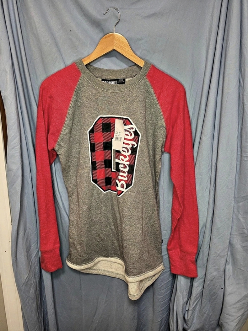*BRAND NEW* Boutique Pennant Sportswear Ladies Crew Sweatshirt Gray & Red Medium